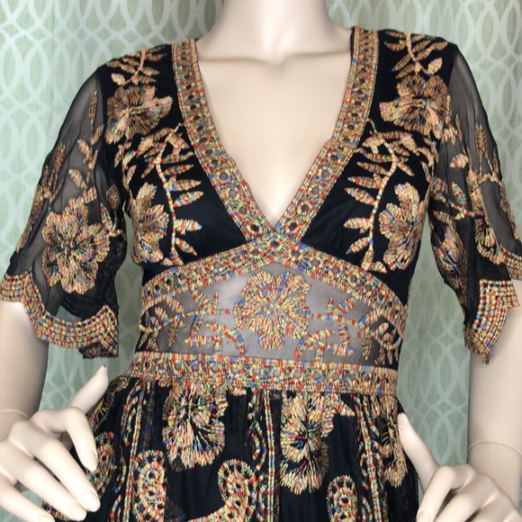 Gold & Black lace & embroidered maxi Dress - Picture 13 of 14